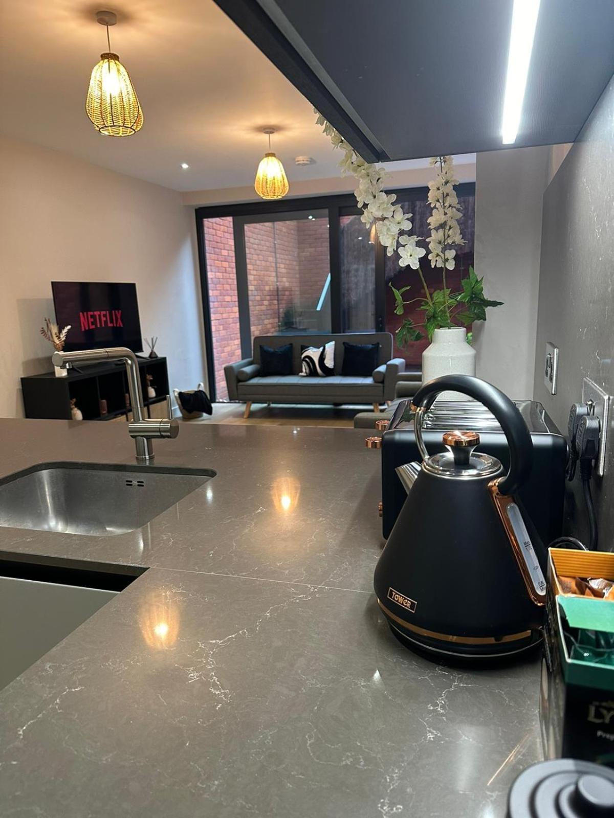 Richardson Deluxe Apartments - 3 Bed 런던 외부 사진