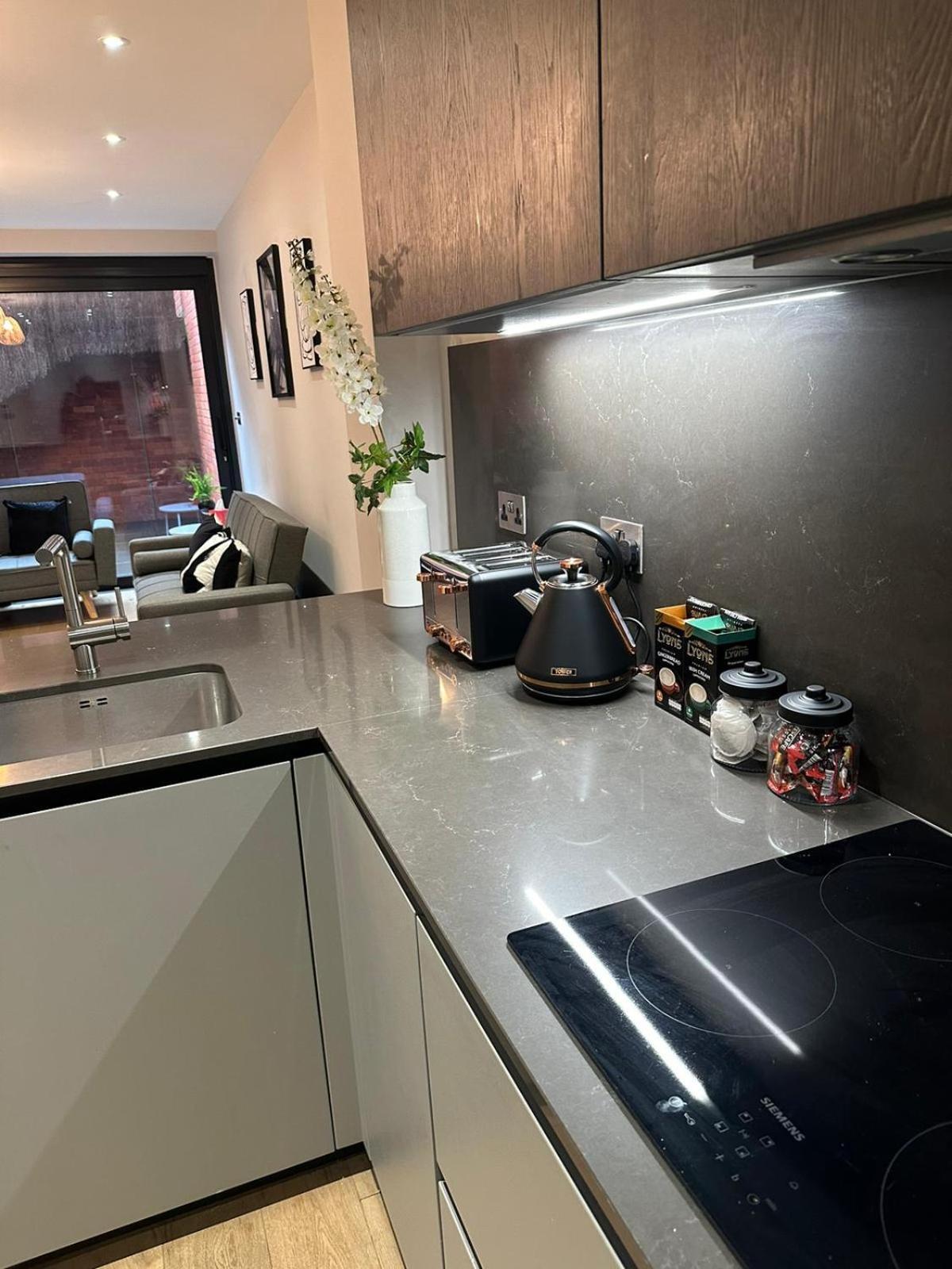 Richardson Deluxe Apartments - 3 Bed 런던 외부 사진